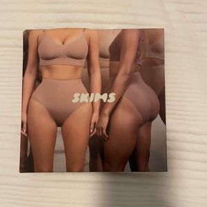 Skims L/XL Mid Waist Brief